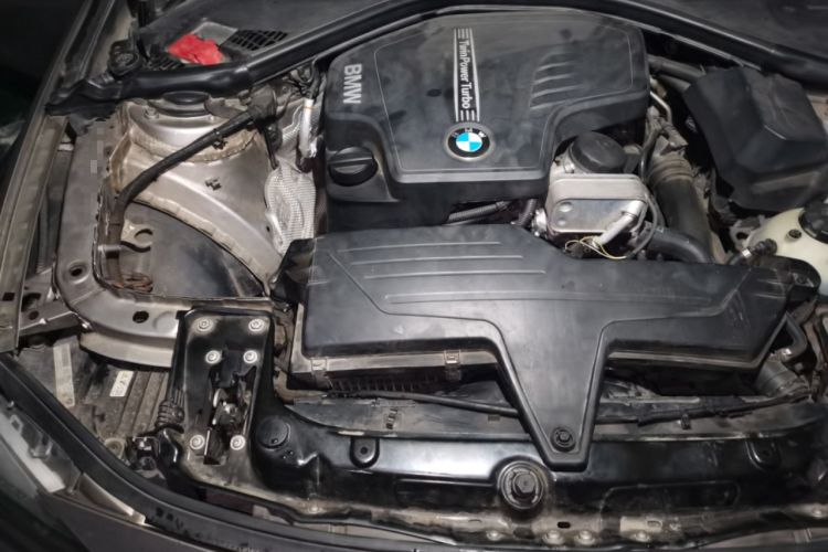 Used BMW 3 Series 2015 320i Active Edition Engine Bay Right