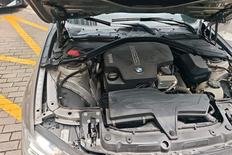 Used BMW 3 Series 2015 320Li Fashion Model Engine Bay Right