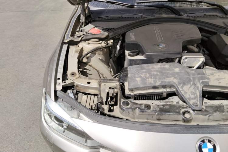 Used BMW 3 Series 2015 328i Sport Design Package Engine Bay Right