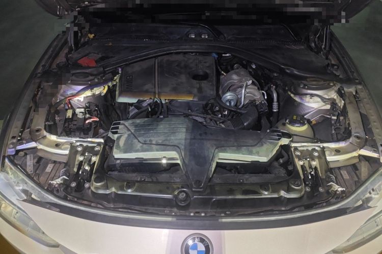 Used BMW 3 Series 2015 316Li Fashion Model Engine Bay