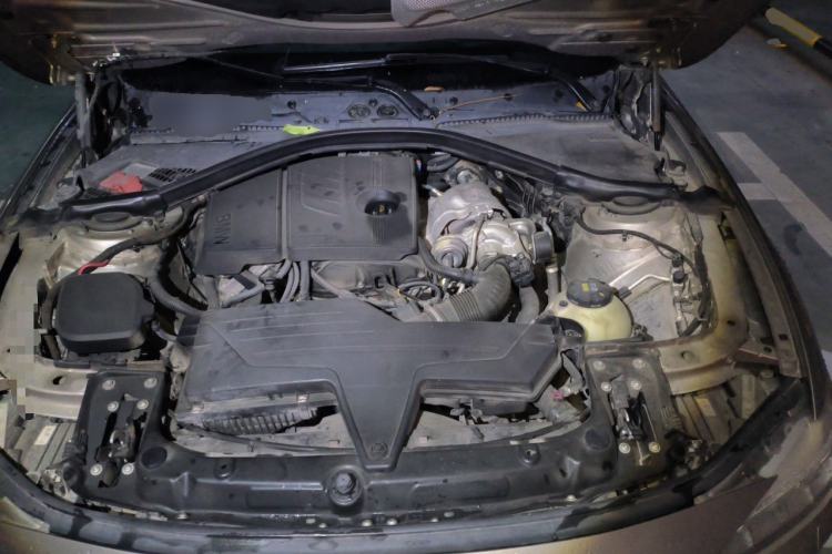 Used BMW 3 Series 2015 316Li Fashion Model Engine Bay