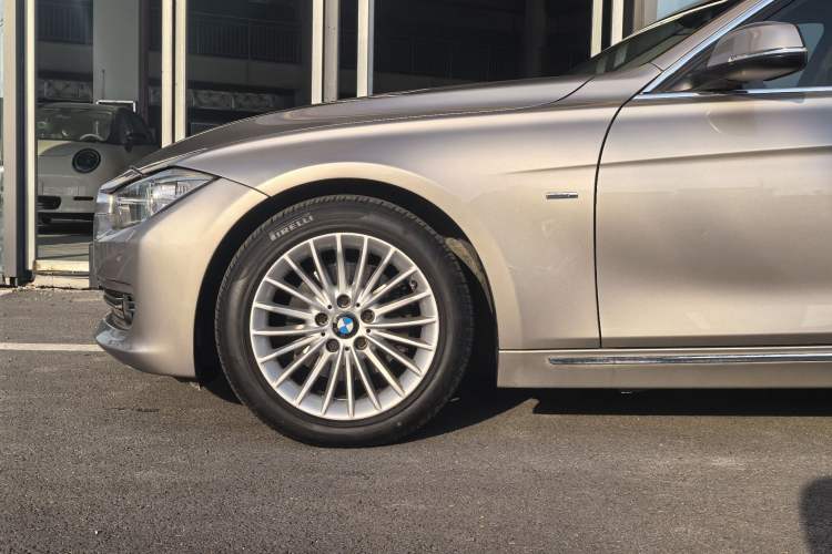 Used BMW 3 Series 2015 320Li Luxury Design Package Premium Edition Exterior 1