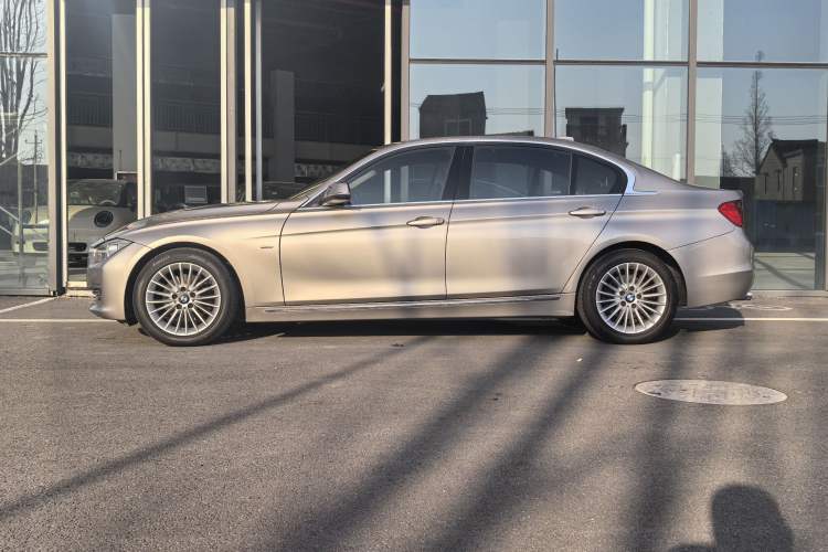 Used BMW 3 Series 2015 320Li Luxury Design Package Premium Edition Exterior 2