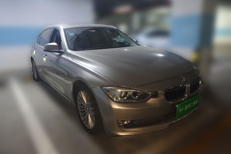Used BMW 3 Series 2015 320Li Luxury Design Package Front Right 45 Deg