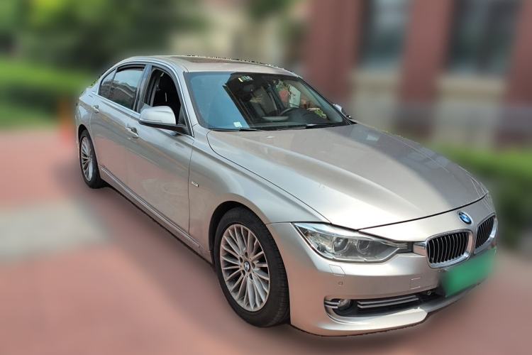 Used BMW 3 Series 2015 320Li Luxury Design Package Front Right 45 Deg