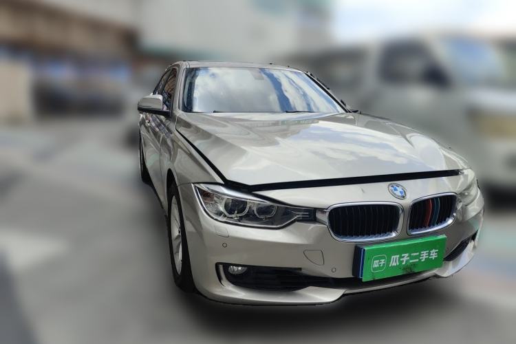 Used BMW 3 Series 2015 320i Luxury Line Stylish Edition Front Right 45 Deg