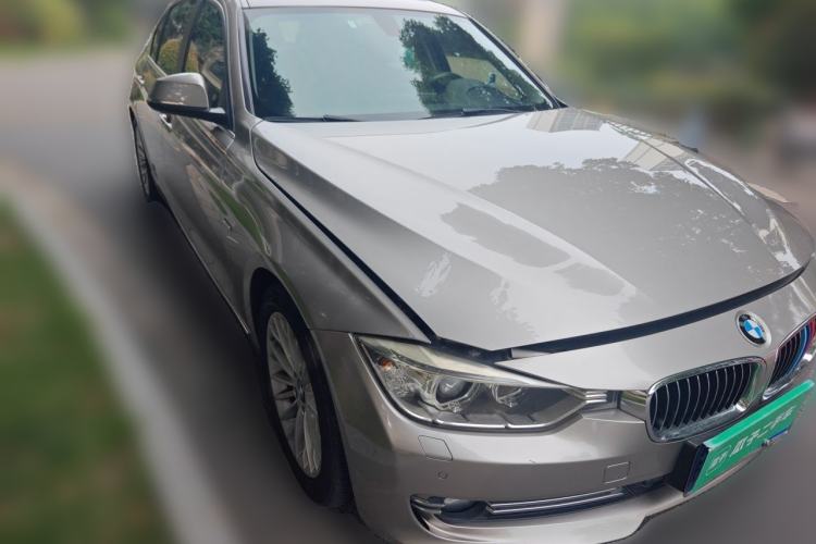 Used BMW 3 Series 2015 320Li Luxury Design Package Premium Edition Front Right 45 Deg