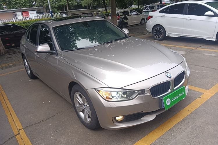 Used BMW 3 Series 2015 320i Luxury Line Stylish Edition Front Right 45 Deg
