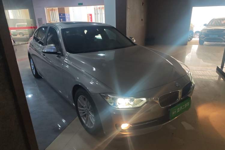 Used BMW 3 Series 2015 320Li Fashion Model Front Right 45 Deg