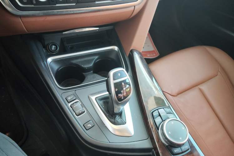 Used BMW 3 Series 2015 320Li Luxury Design Package Premium Edition Gear Lever