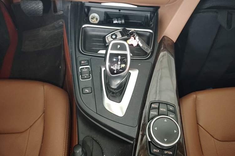 Used BMW 3 Series 2015 320Li Luxury Design Package Gear Lever
