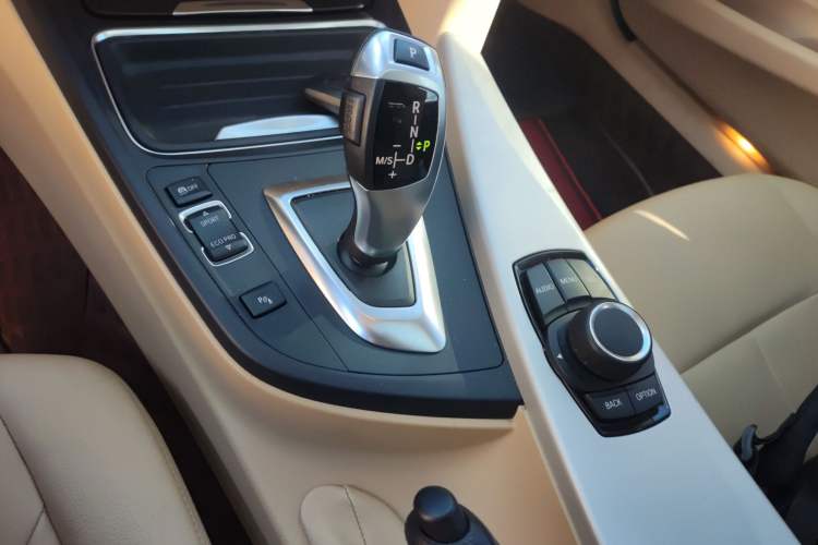 Used BMW 3 Series 2015 320Li Luxury Edition Fashion Model Gear Lever