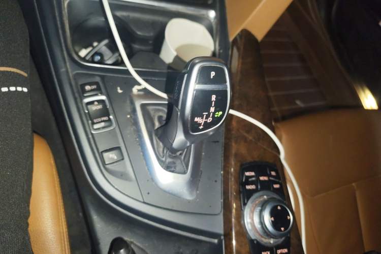 Used BMW 3 Series 2015 320Li Luxury Design Package Gear Lever