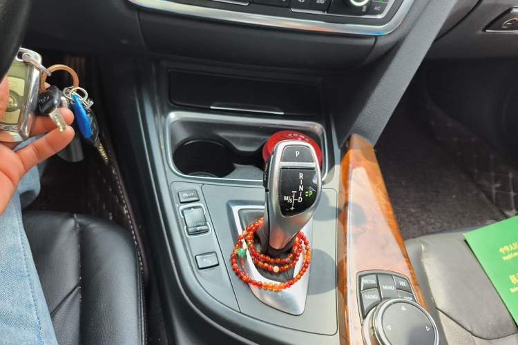 Used BMW 3 Series 2015 320Li Luxury Design Package Gear Lever
