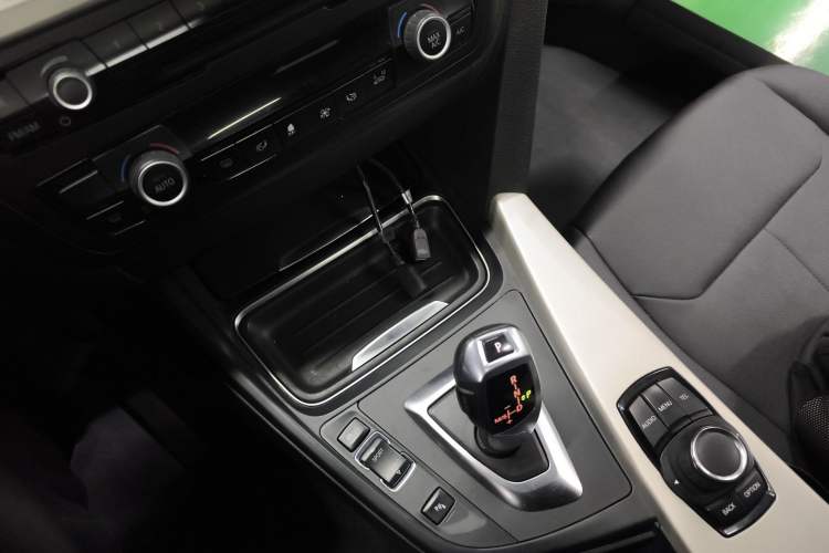 Used BMW 3 Series 2015 320Li Luxury Edition Fashion Model Gear Lever