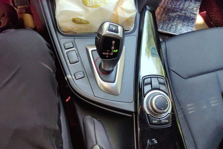 Used BMW 3 Series 2015 320Li Luxury Edition Fashion Model Gear Lever