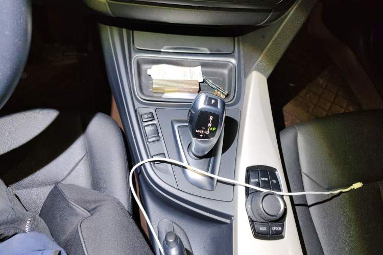 Used BMW 3 Series 2015 320Li Luxury Edition Fashion Model Gear Lever