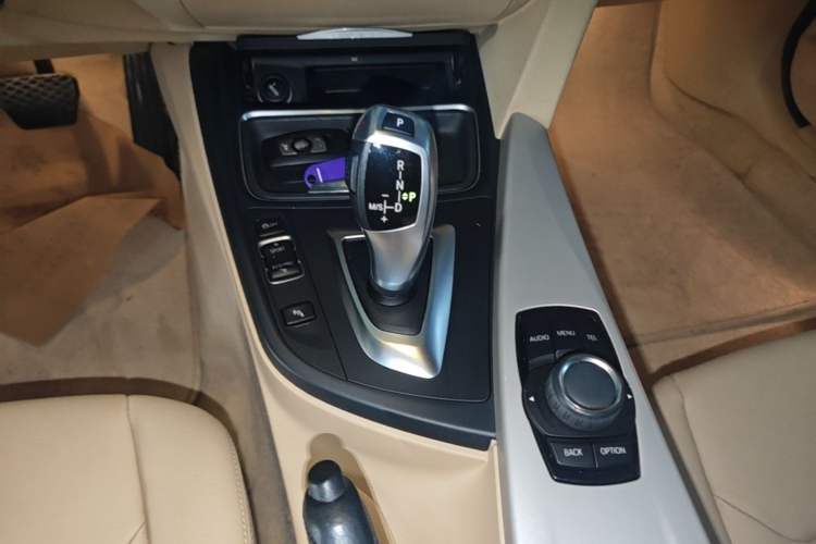 Used BMW 3 Series 2015 320Li Fashion Model Gear Lever
