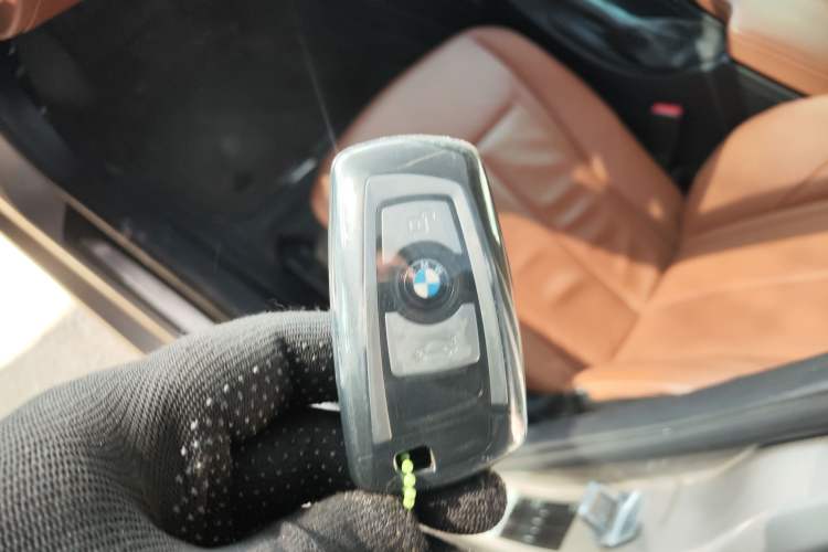 Used BMW 3 Series 2015 320Li Luxury Design Package Premium Edition Interior 1