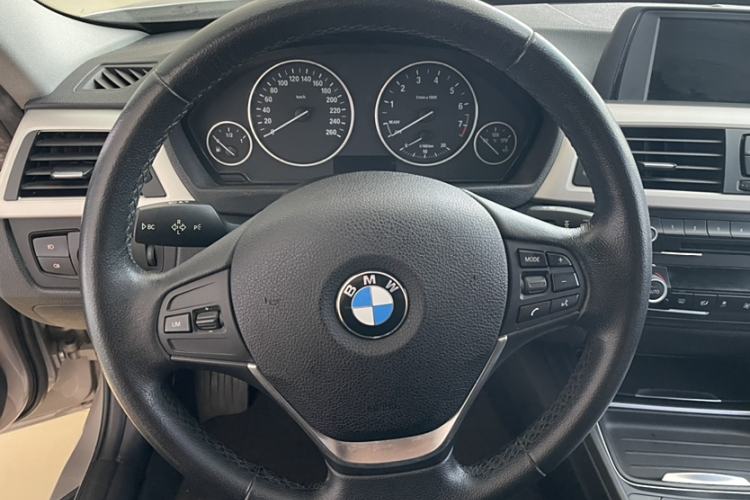 Used BMW 3 Series 2015 320Li Fashion Model Interior 3