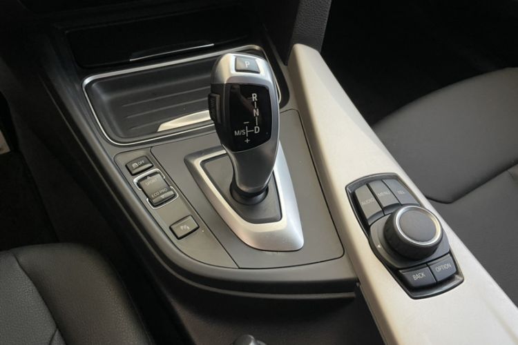 Used BMW 3 Series 2015 320Li Fashion Model Interior 9
