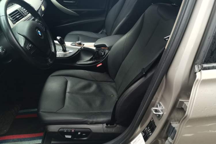 Used BMW 3 Series 2015 320i Active Edition Left Front Seat