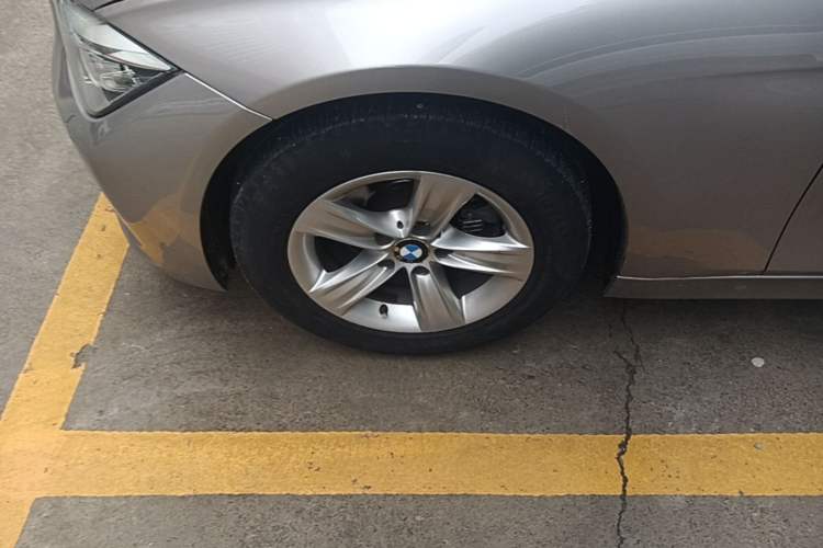 Used BMW 3 Series 2015 320i Luxury Line Stylish Edition Left Front Wheel Hub