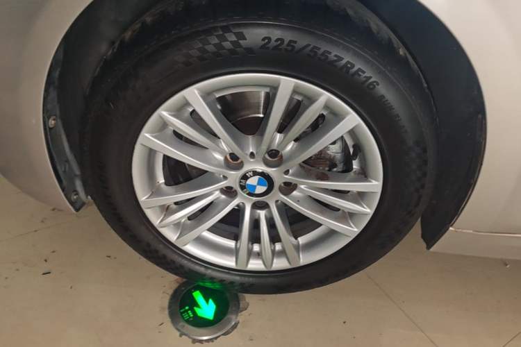 Used BMW 3 Series 2015 320Li Fashion Model Left Front Wheel Hub
