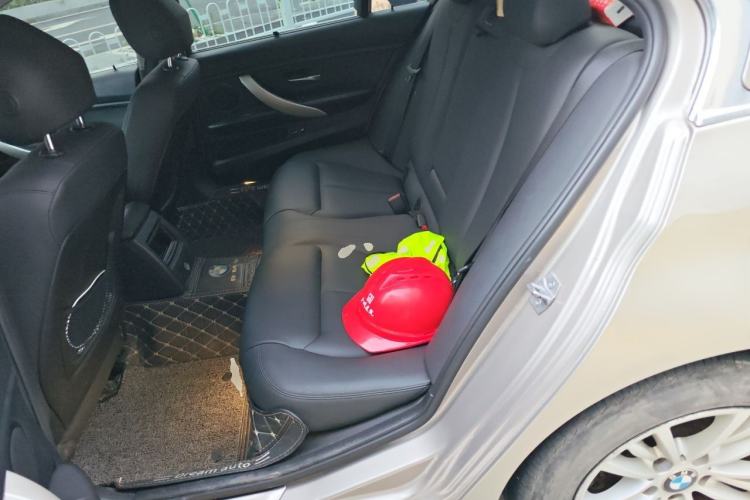 Used BMW 3 Series 2015 316Li Fashion Model Left Rear Seat