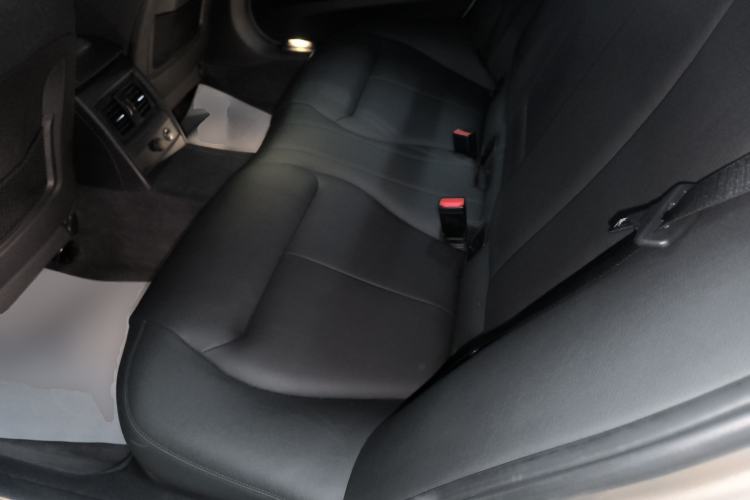 Used BMW 3 Series 2015 320Li Luxury Edition Fashion Model Left Rear Seat
