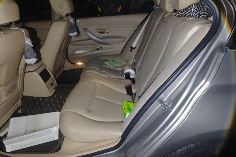 Used BMW 3 Series 2015 316Li Fashion Model Left Rear Seat