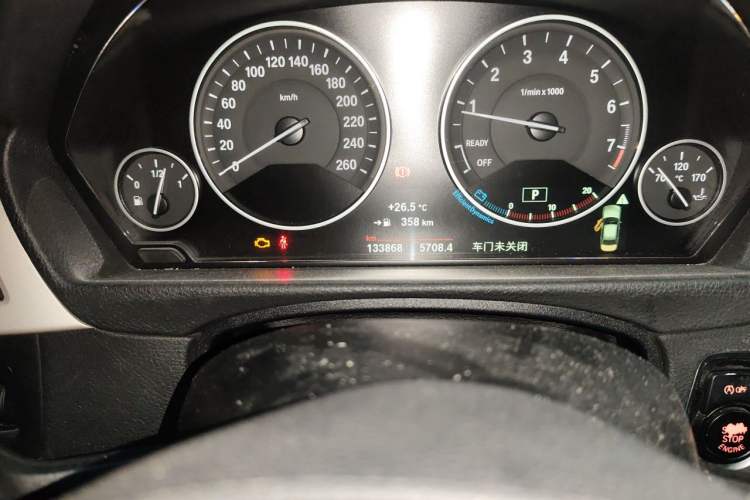 Used BMW 3 Series 2015 328Li xDrive Fashion Model Odometer Close Up