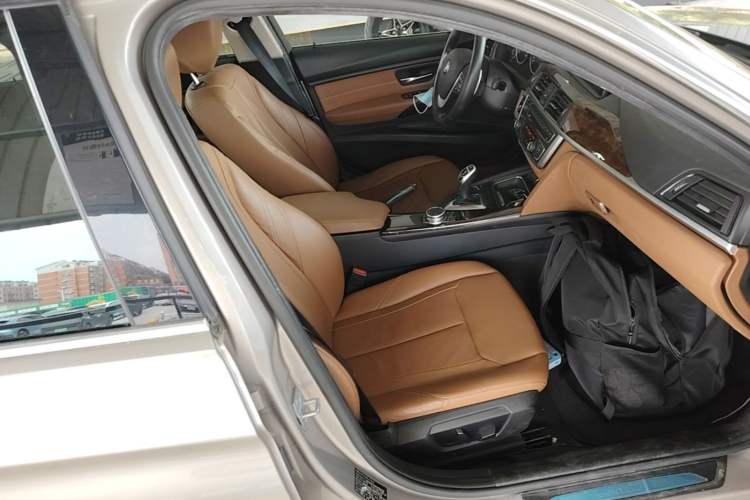 Used BMW 3 Series 2015 320Li Luxury Design Package Right Front Seat