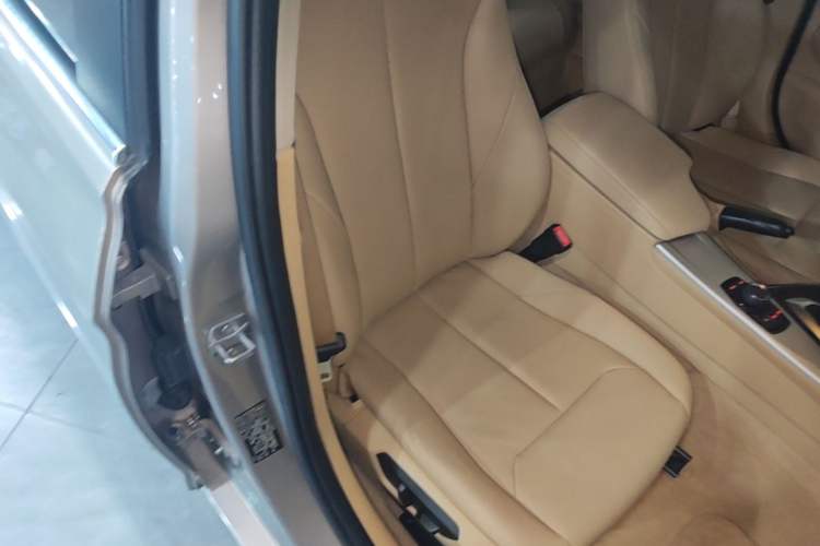 Used BMW 3 Series 2015 320Li Fashion Model Right Front Seat