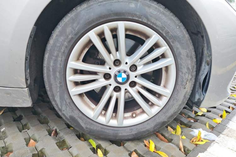 Used BMW 3 Series 2015 316Li Fashion Model Right Front Wheel Hub