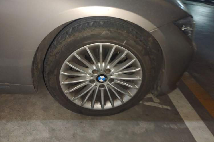 Used BMW 3 Series 2015 320Li Luxury Design Package Right Front Wheel Hub