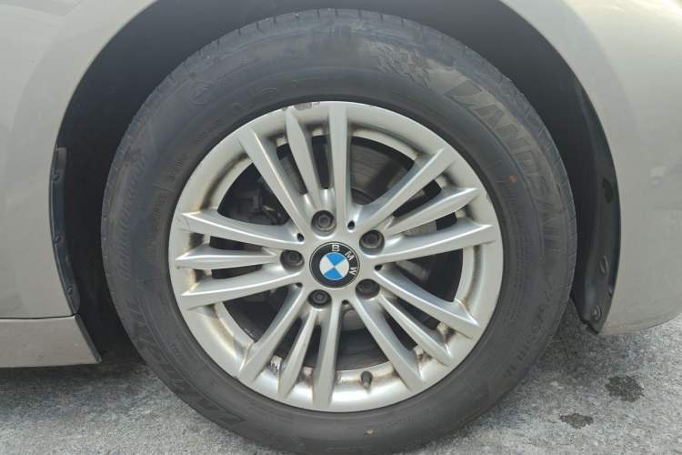 Used BMW 3 Series 2015 320Li Luxury Edition Fashion Model Right Front Wheel Hub