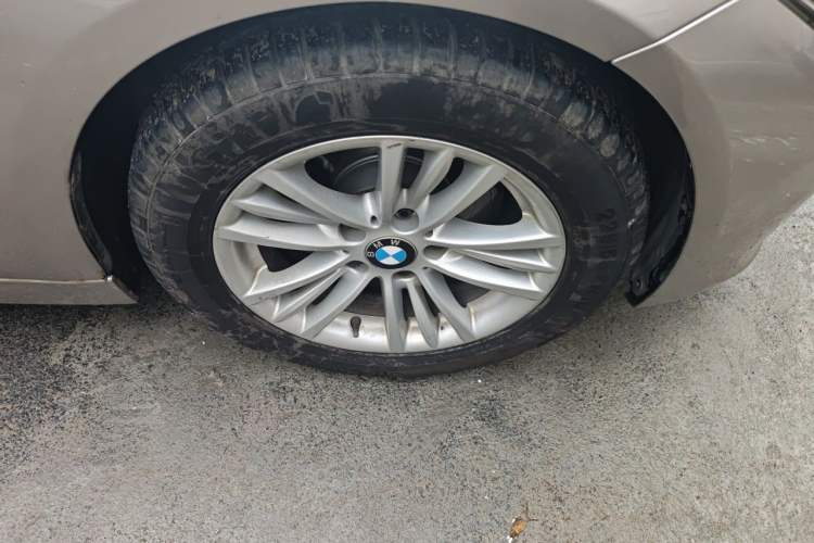 Used BMW 3 Series 2015 320Li Fashion Model Right Front Wheel Hub