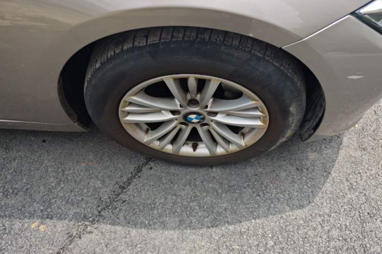Used BMW 3 Series 2015 320Li Luxury Edition Fashion Model Right Front Wheel Hub