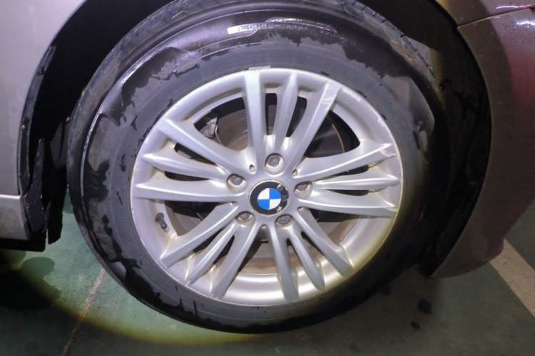 Used BMW 3 Series 2015 316Li Fashion Model Right Front Wheel Hub