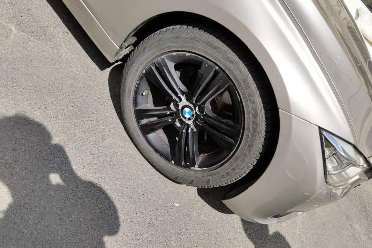 Used BMW 3 Series 2015 328i Sport Design Package Right Front Wheel Hub