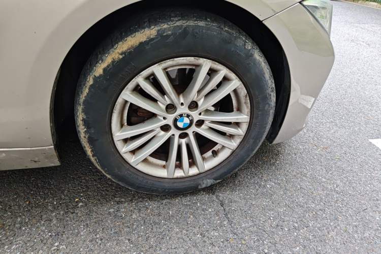 Used BMW 3 Series 2015 320Li Luxury Edition Fashion Model Right Front Wheel Hub