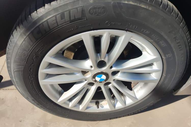 Used BMW 3 Series 2015 320Li Luxury Edition Fashion Model Right Rear Wheel Hub