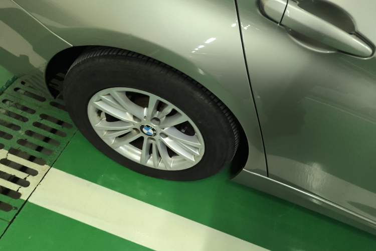Used BMW 3 Series 2015 320Li Luxury Edition Fashion Model Right Rear Wheel Hub