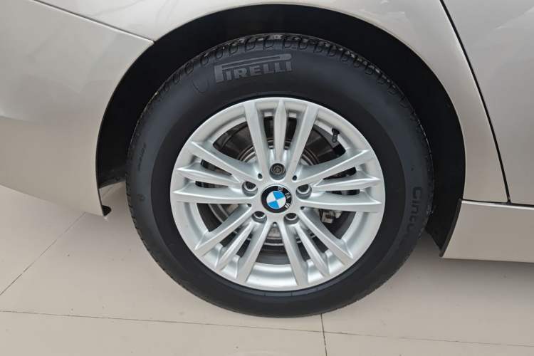 Used BMW 3 Series 2015 320Li Luxury Edition Fashion Model Right Rear Wheel Hub