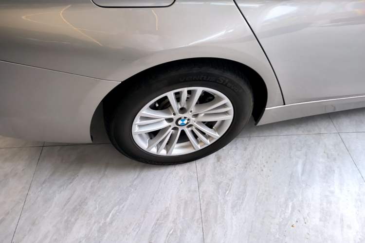 Used BMW 3 Series 2015 320Li Luxury Edition Fashion Model Right Rear Wheel Hub