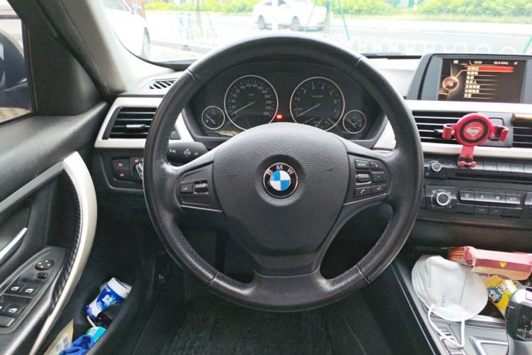 Used BMW 3 Series 2015 316Li Fashion Model Steering Wheel