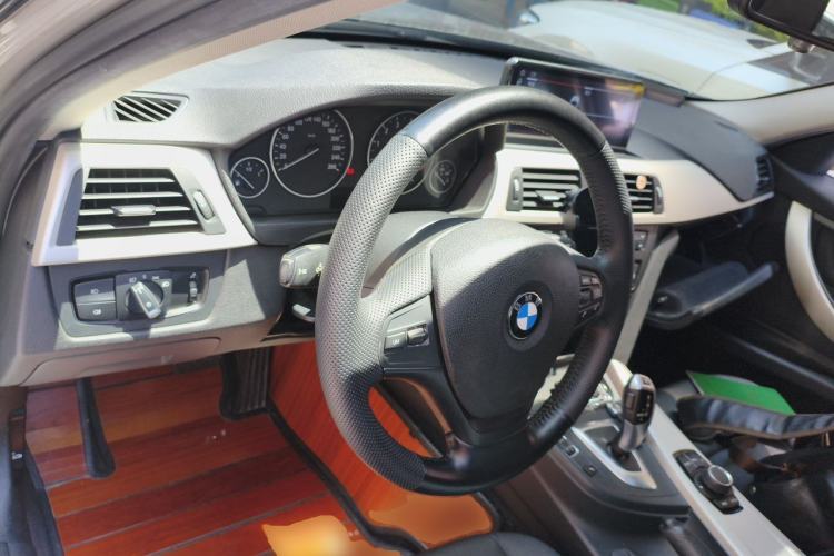 Used BMW 3 Series 2015 320Li Luxury Edition Fashion Model Steering Wheel