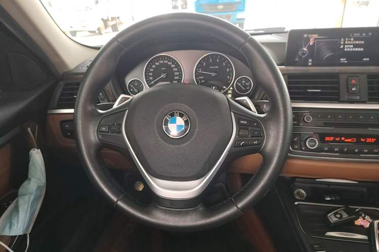 Used BMW 3 Series 2015 320Li Luxury Design Package Steering Wheel