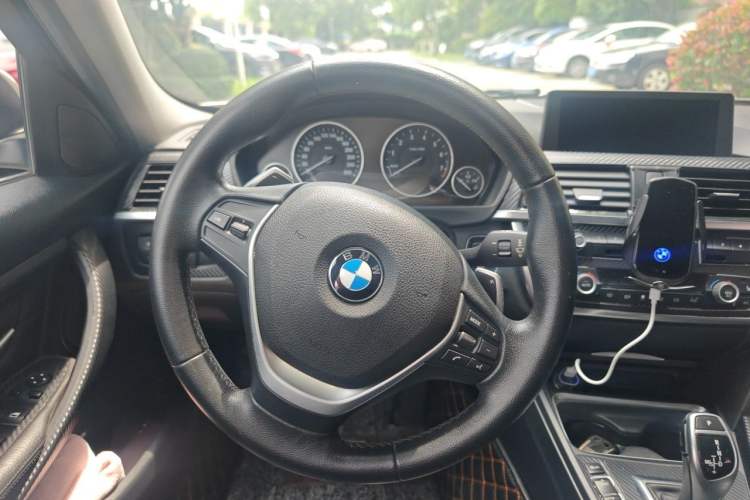 Used BMW 3 Series 2015 320Li Luxury Design Package Premium Edition Steering Wheel